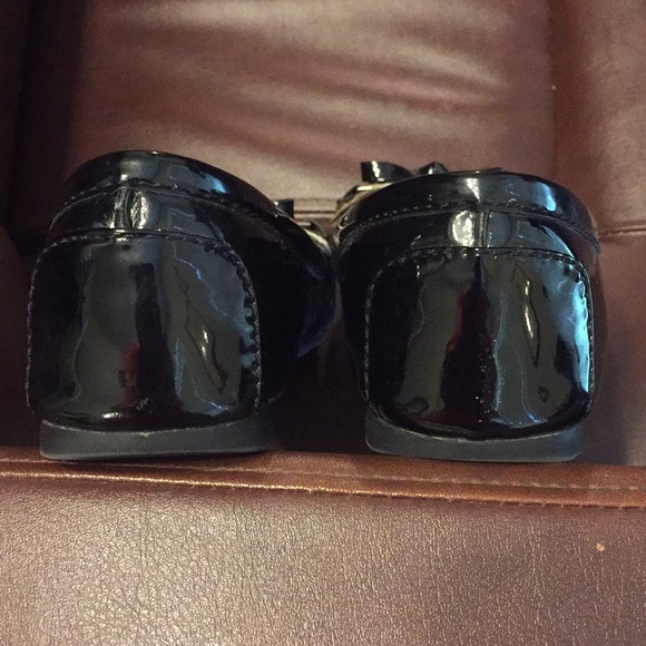 Flats - Picture 2 of 6